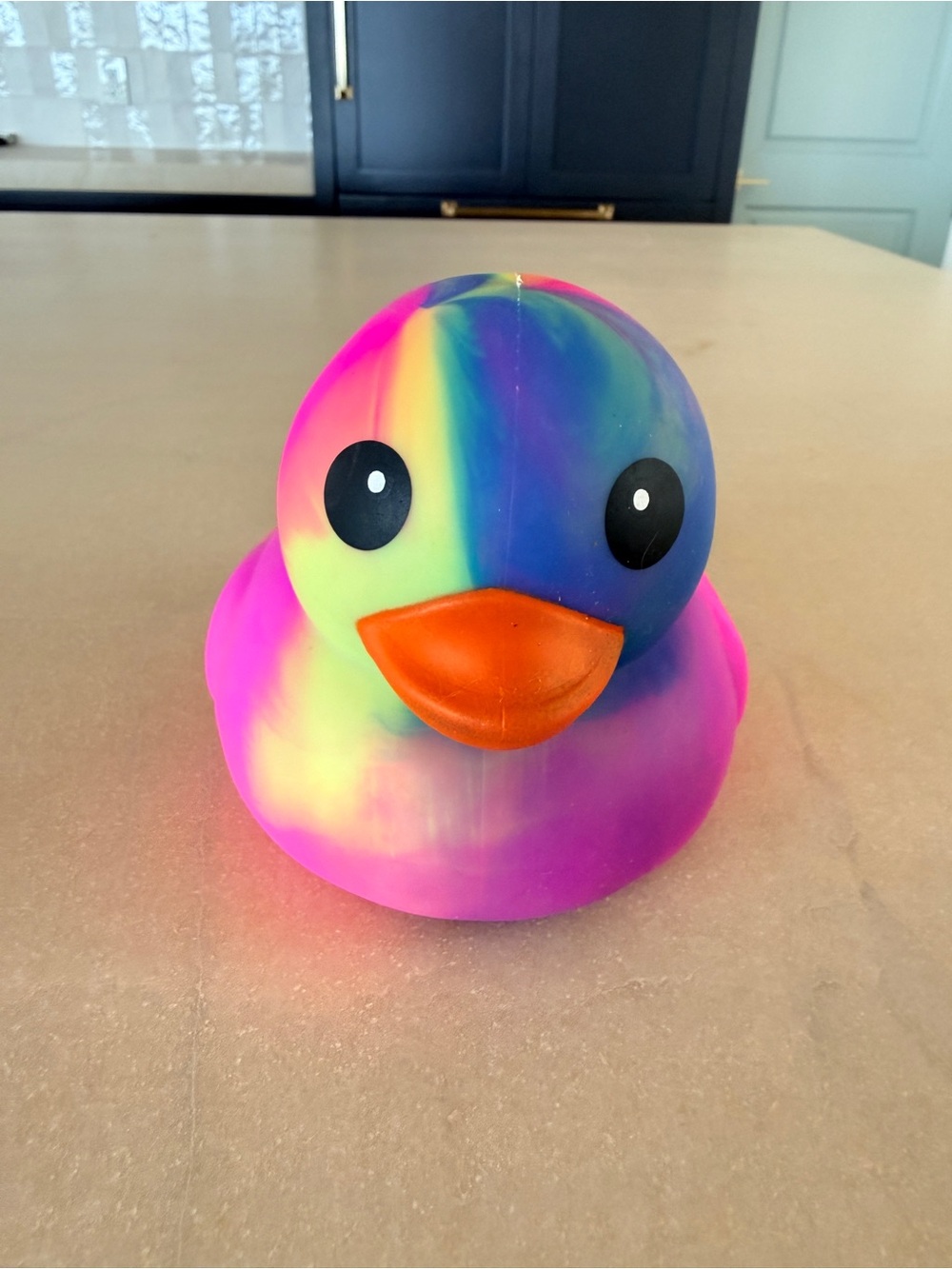 NWT Sunny Days Jumbo Squeezy Duck - Tie-Dye Pink/Rainbow - Picture 2 of 7